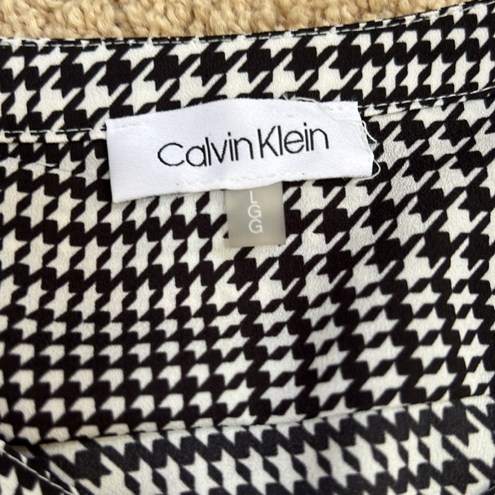 Calvin Klein Large Houndstooth Front Button Tab S… - image 4
